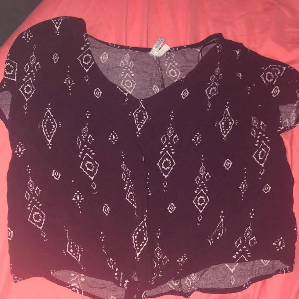 Mudd maroon shirt